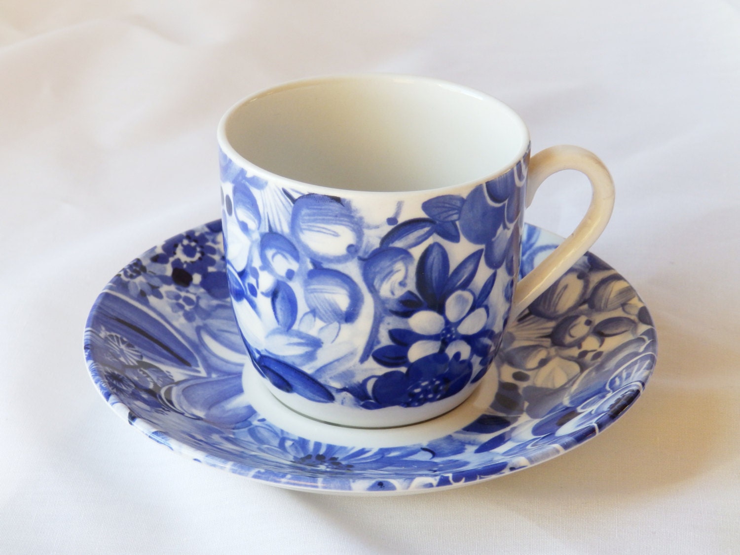 Two 'Blue Flowers' Coffee Cups with Saucers Designed by Berit Ternell for Gefle Sweden  ABL-018