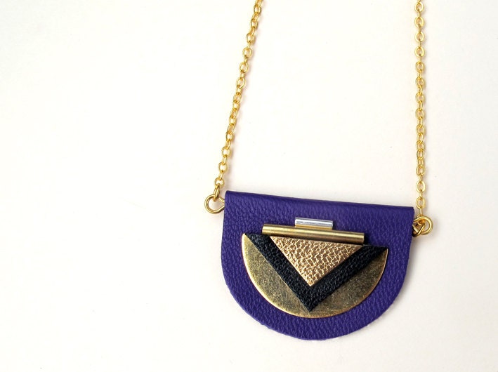 Lune small necklace, purple, geometric shape in leather, navajo inca spirit