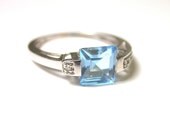 10k White Gold Blue Topaz Diamond Ring Size 7