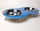 the Peanut Medium pet bowl for cats and small dogs