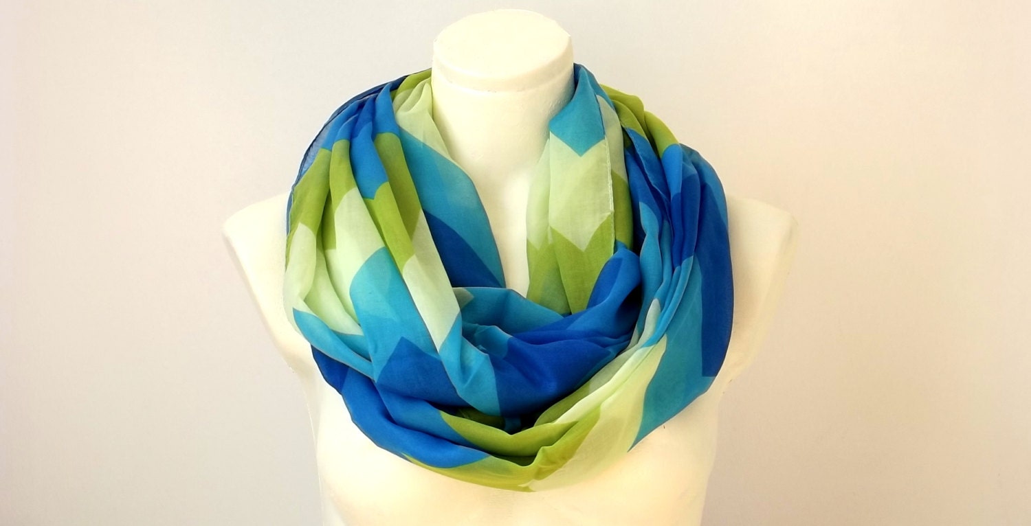 Infinity Scarf Zigzag Pattern Geometric Tribal Chevron Print Green, Turquoise, Marine, Chunky Spring Summer Colors