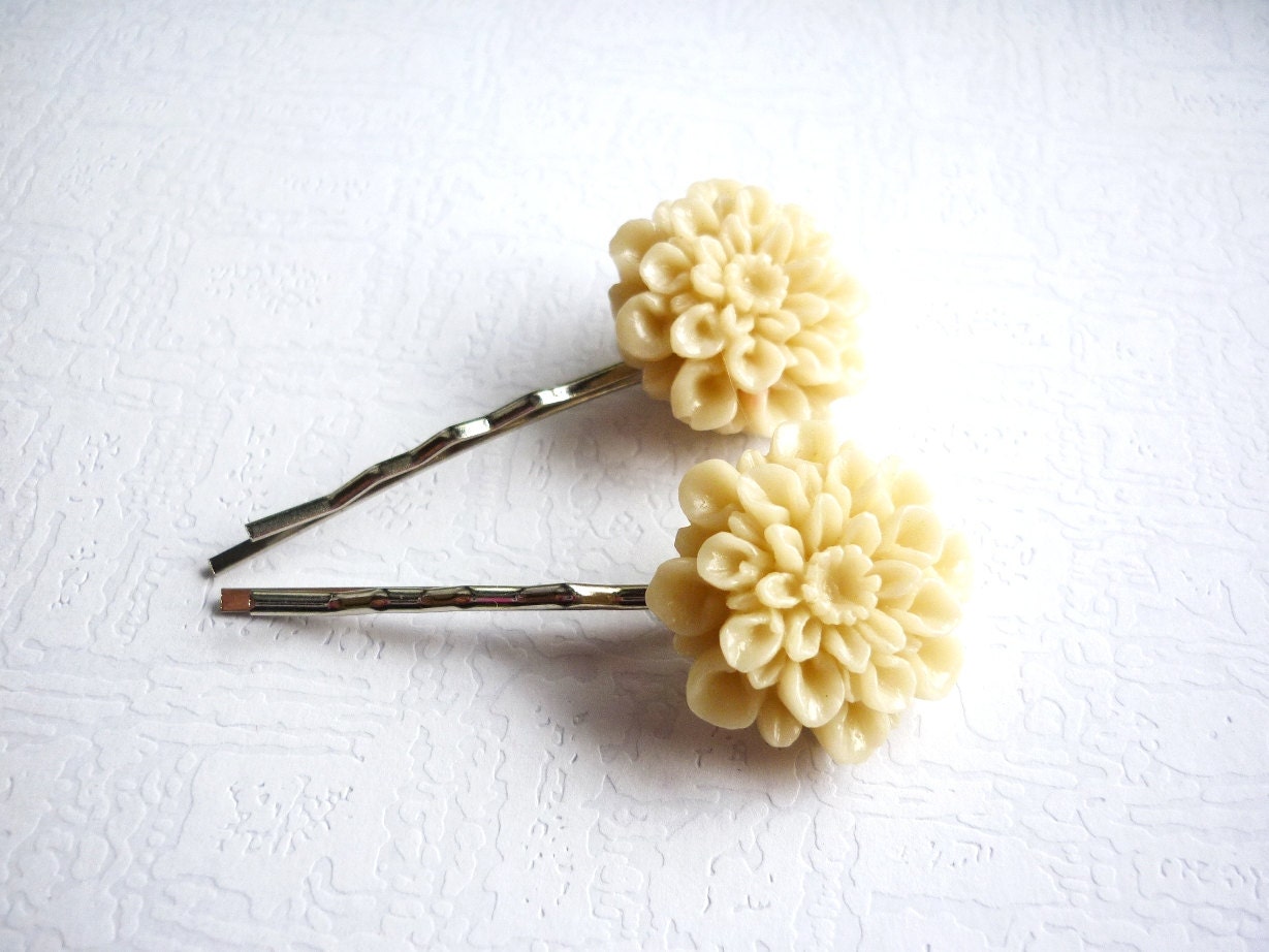 Wedding Hair Accessories, Bridal Hair Pin, Bobby Pin, Beige Ecru Flower Set, Ecru Vintage Bride Weddings. Free Shipping EU US CAN