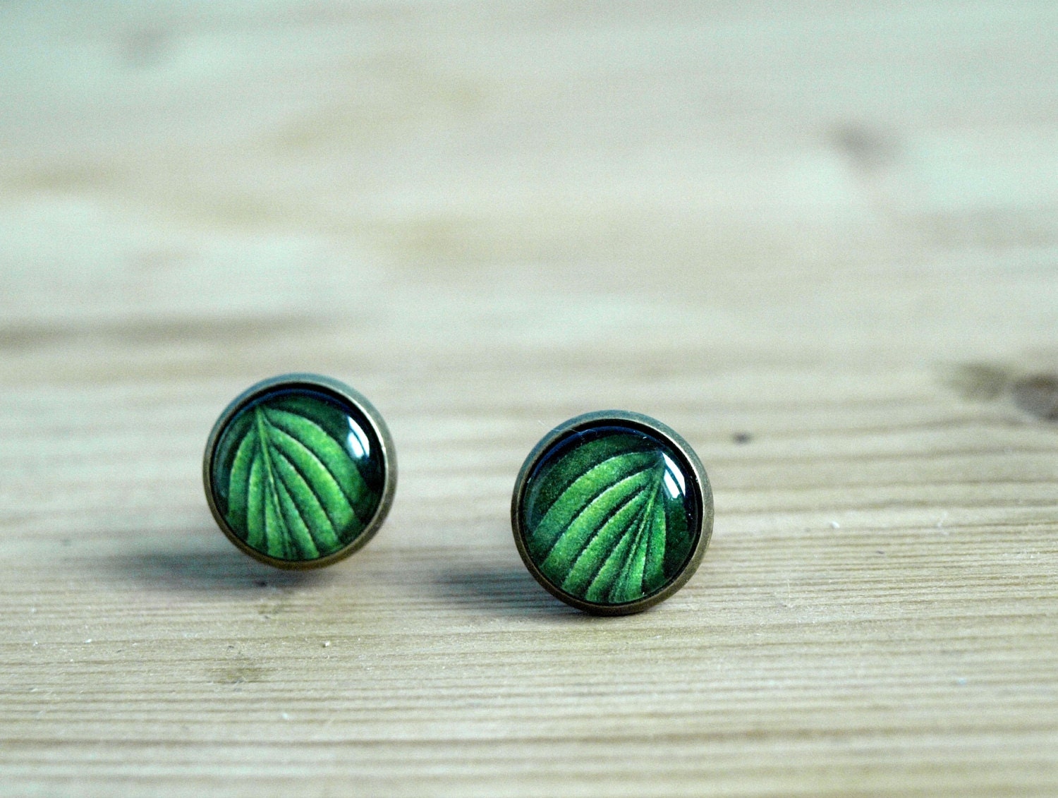 Green leaf earrings studs post -nature jewelry - cabochon earrings small ear studs- glass dome - botanical jewelry - ShoShanaArt