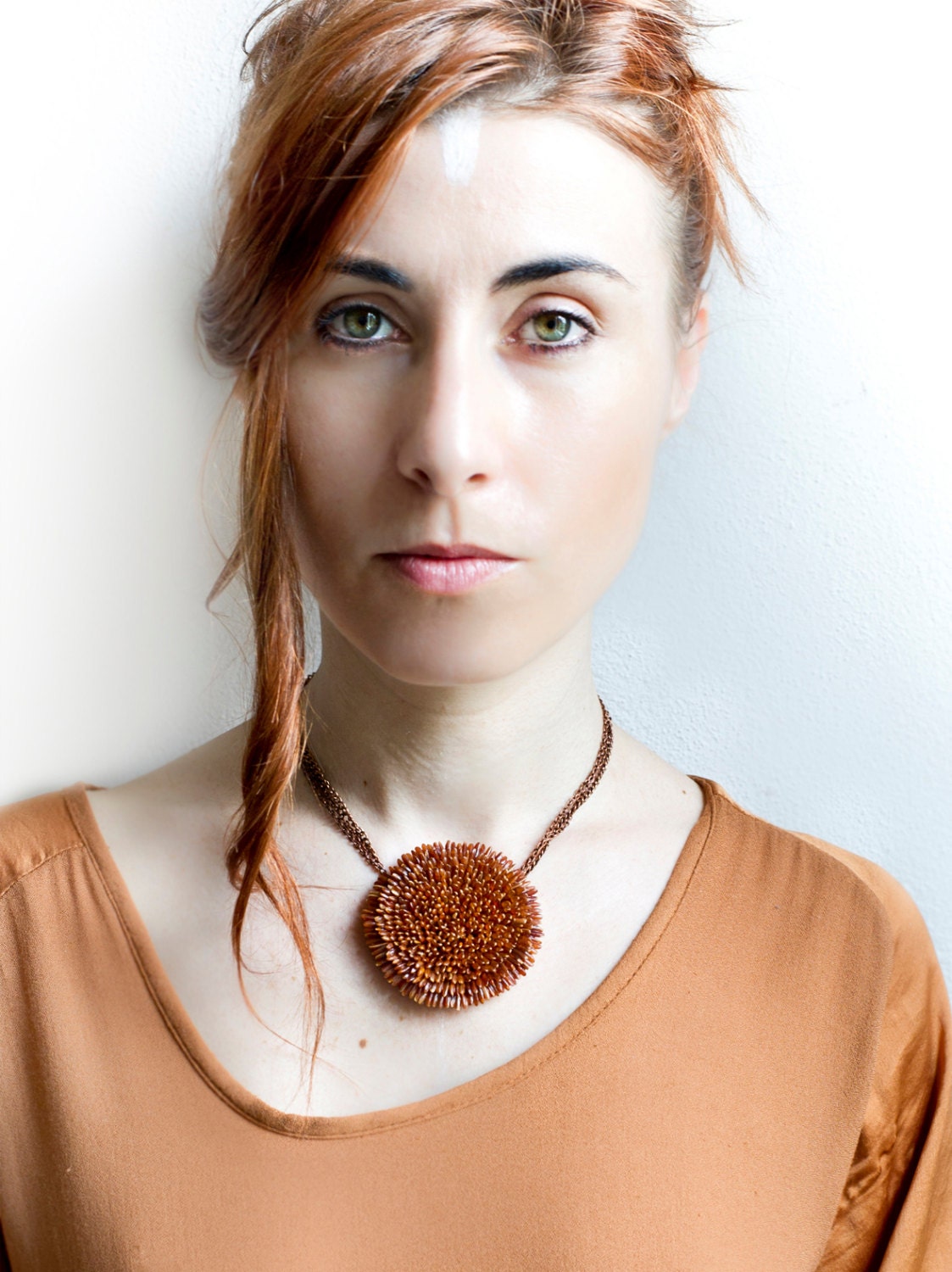 Collier made with natural red rice with chains