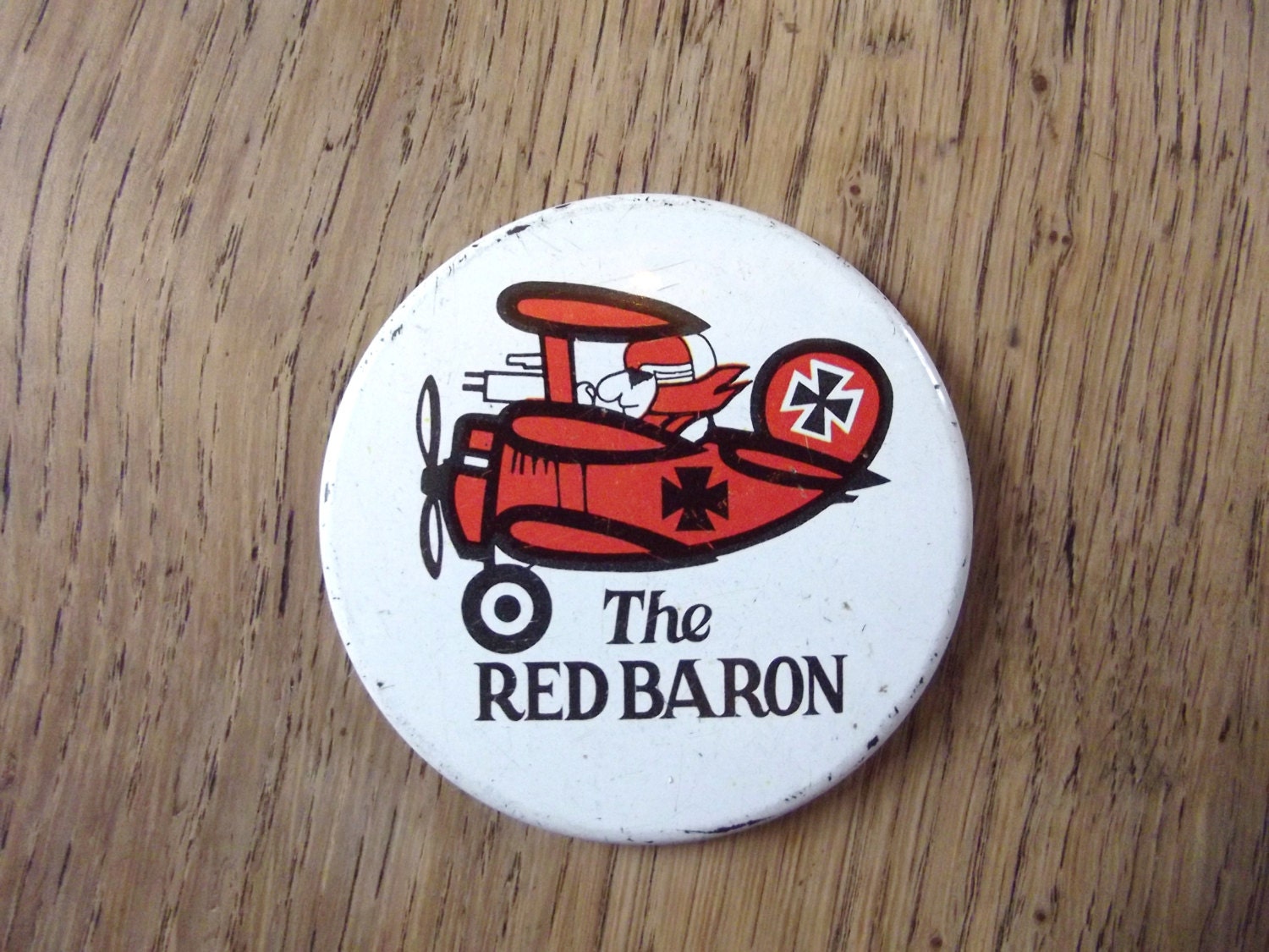 Vintage 1960's/1970's collectors metal lapel pin badge/button badge of  'The Red Baron' Peanuts cartoon character ('Snoopy & the Red Baron')