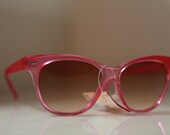 Vintage Polaroid Translucent Hot Pink Frame Sunglasses, Tortoise Frame, Gradient Density Lenses 8608H. Made in France