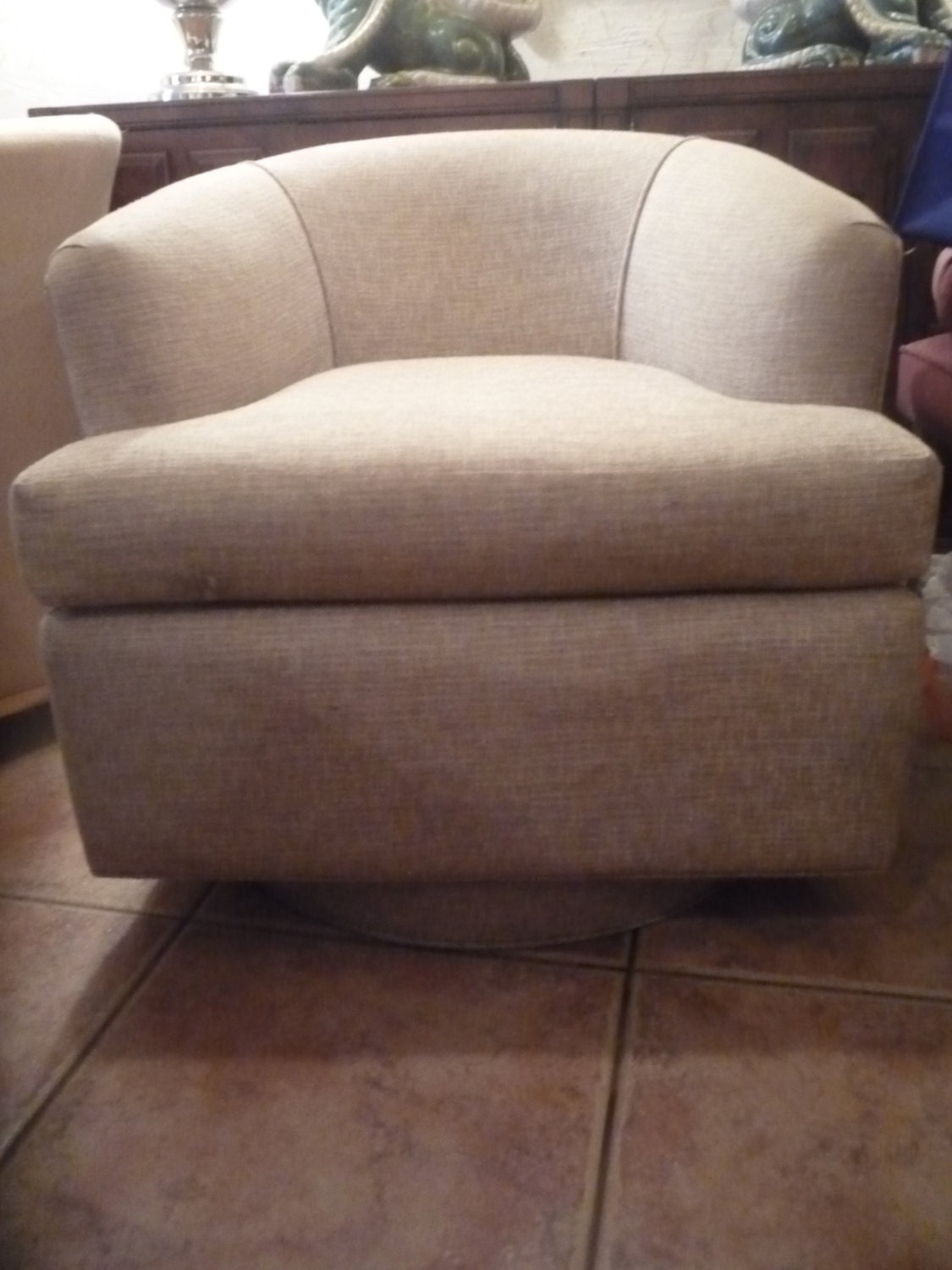 Mid Century Modern Milo Baughman Style Tub Barrel Club Swivel Chair Retro Hollywood Regency
