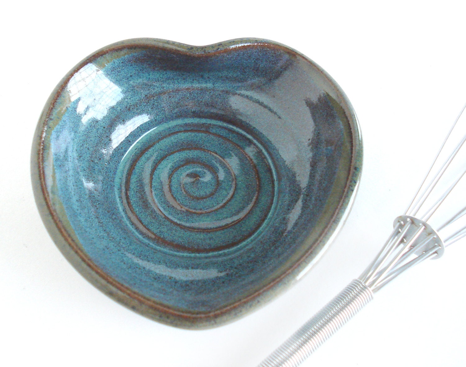 Heart spoon rest or small display dish: Stoneware pottery