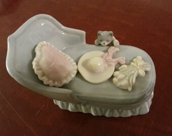 Ceramic Music Box - Kitty Leaning on Chaise Longue