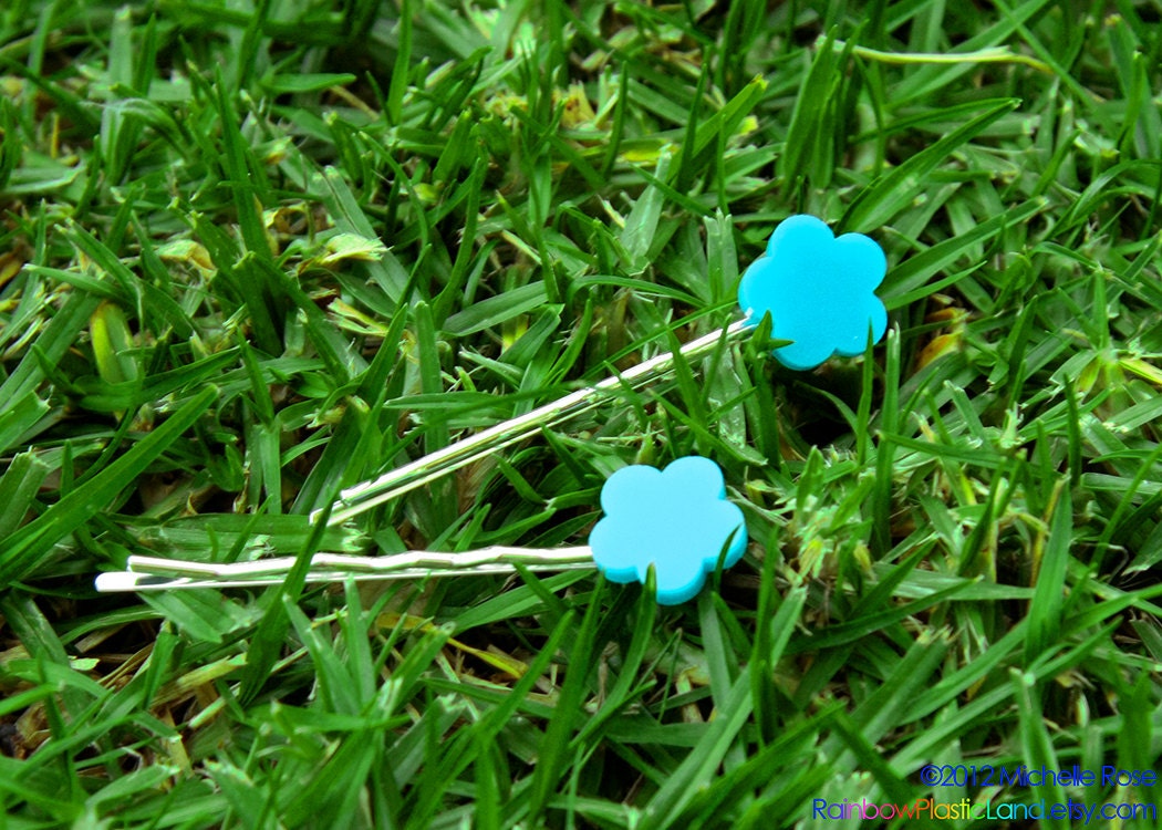 Turquoise Flower Hairpins - Daisy Hairpin Set - Bobby Pins - Mod Hair Clips - Handmade Hair Pins - Plastic Laser Cut Hair Accessories