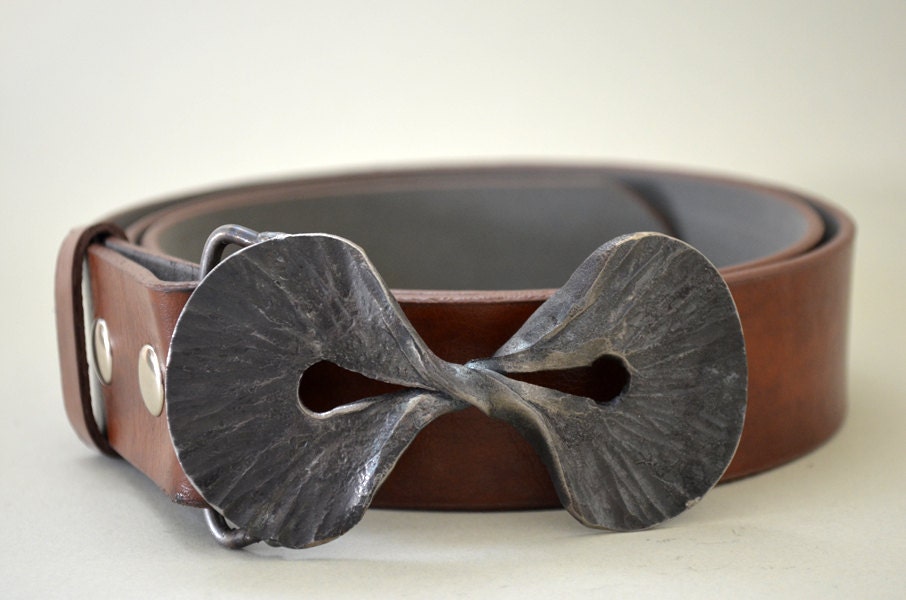 Infinity belt buckle