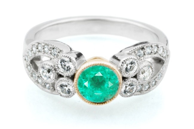 Emerald and Diamond Engagement Ring. Multi stone ring. Vintage style. Millegrain. Bezel set. Luxury Diamond Ring. Emerald Engagement