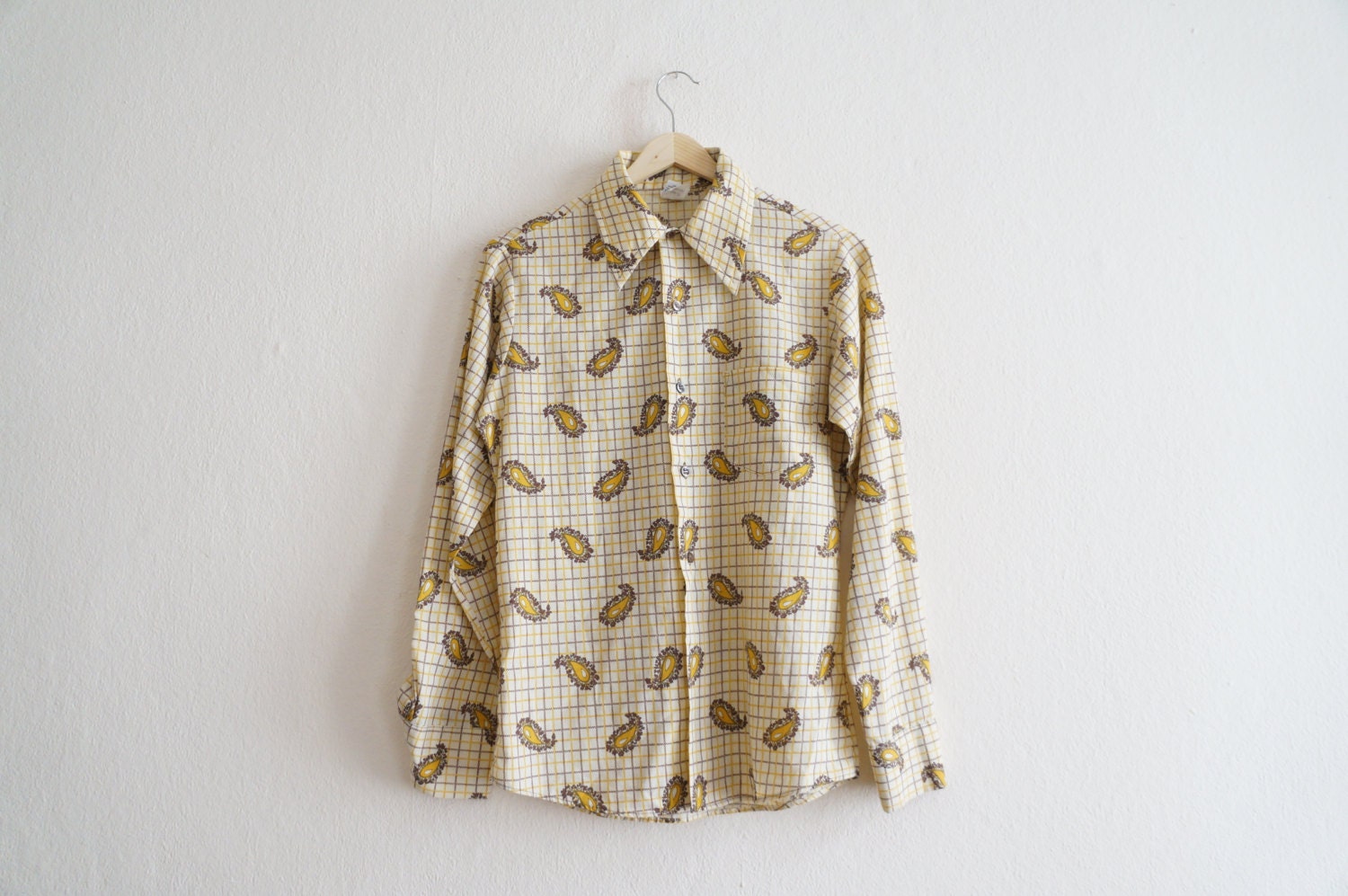 Vintage 70s Blouse/ Paisley pattern Blouse