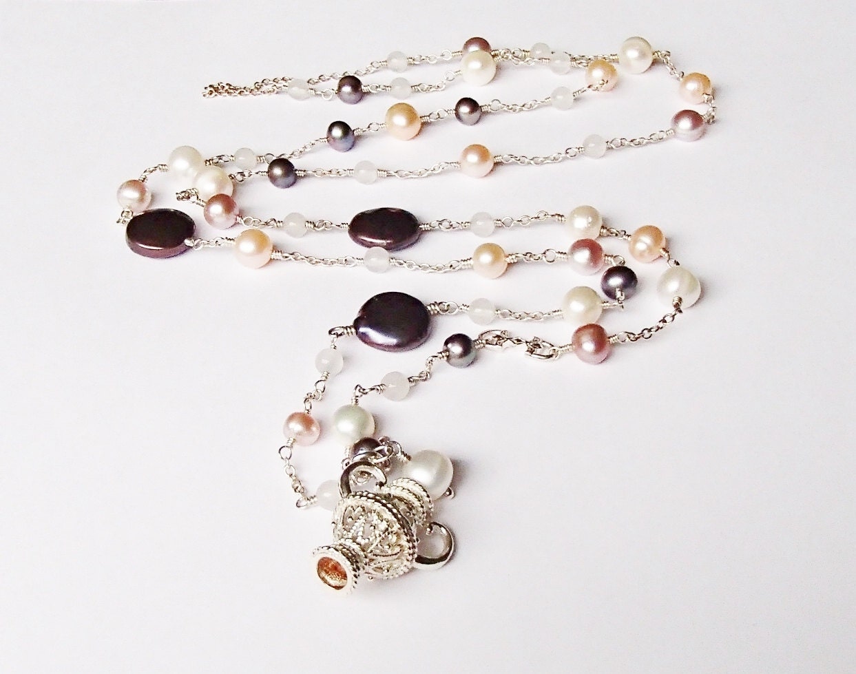 Vintage Filigree Urn Pendant Necklace with Pearls