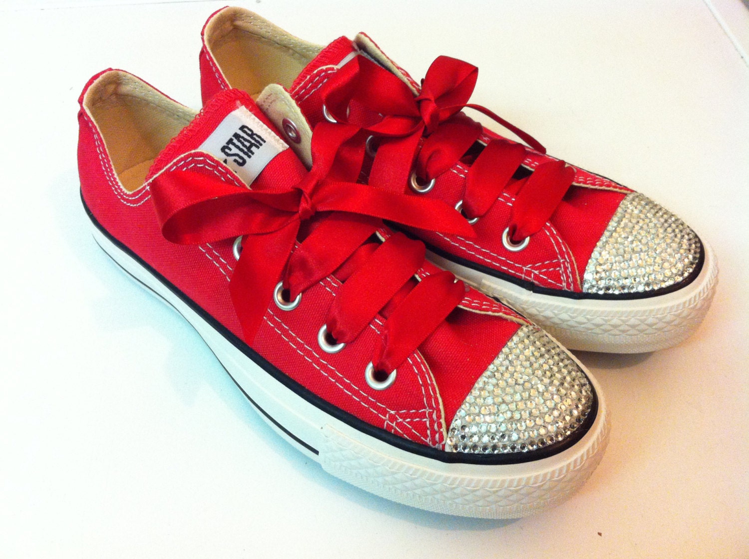 Adults low top crystal converse - in Red