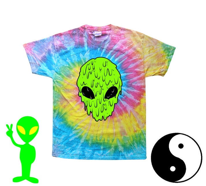 90s Tie Dye Tshirt / 90s alien /melting alien / sea punk / Grunge