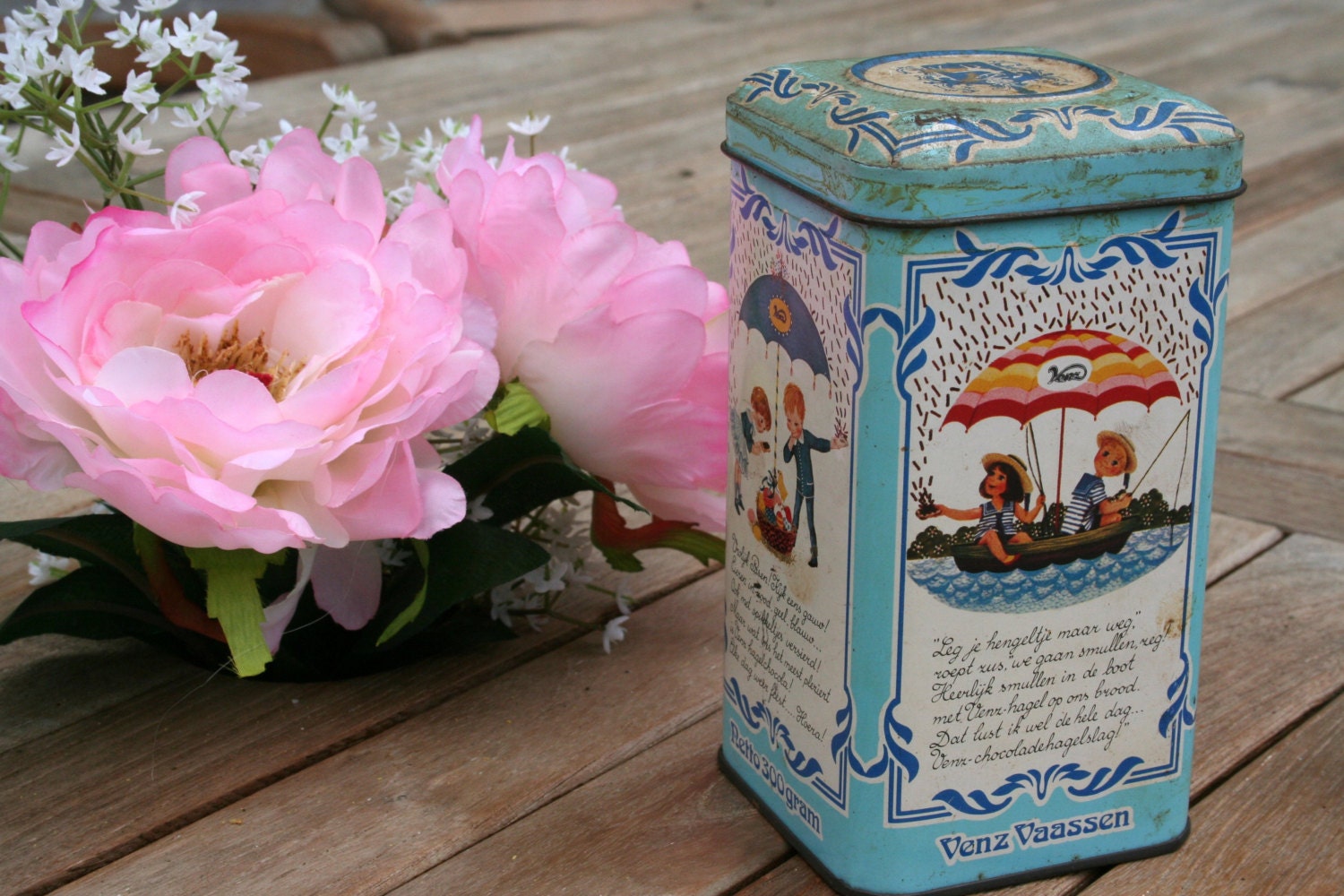 Light Blue 60s Vintage Dutch Chocolate Tin Retro Print
