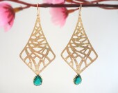 Emerald green gold drop earrings, Kelly green dangle earrings, Bridal jewelry, Mother's day gift