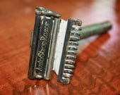 Vintage Auto Strop Safety Razor Geared
