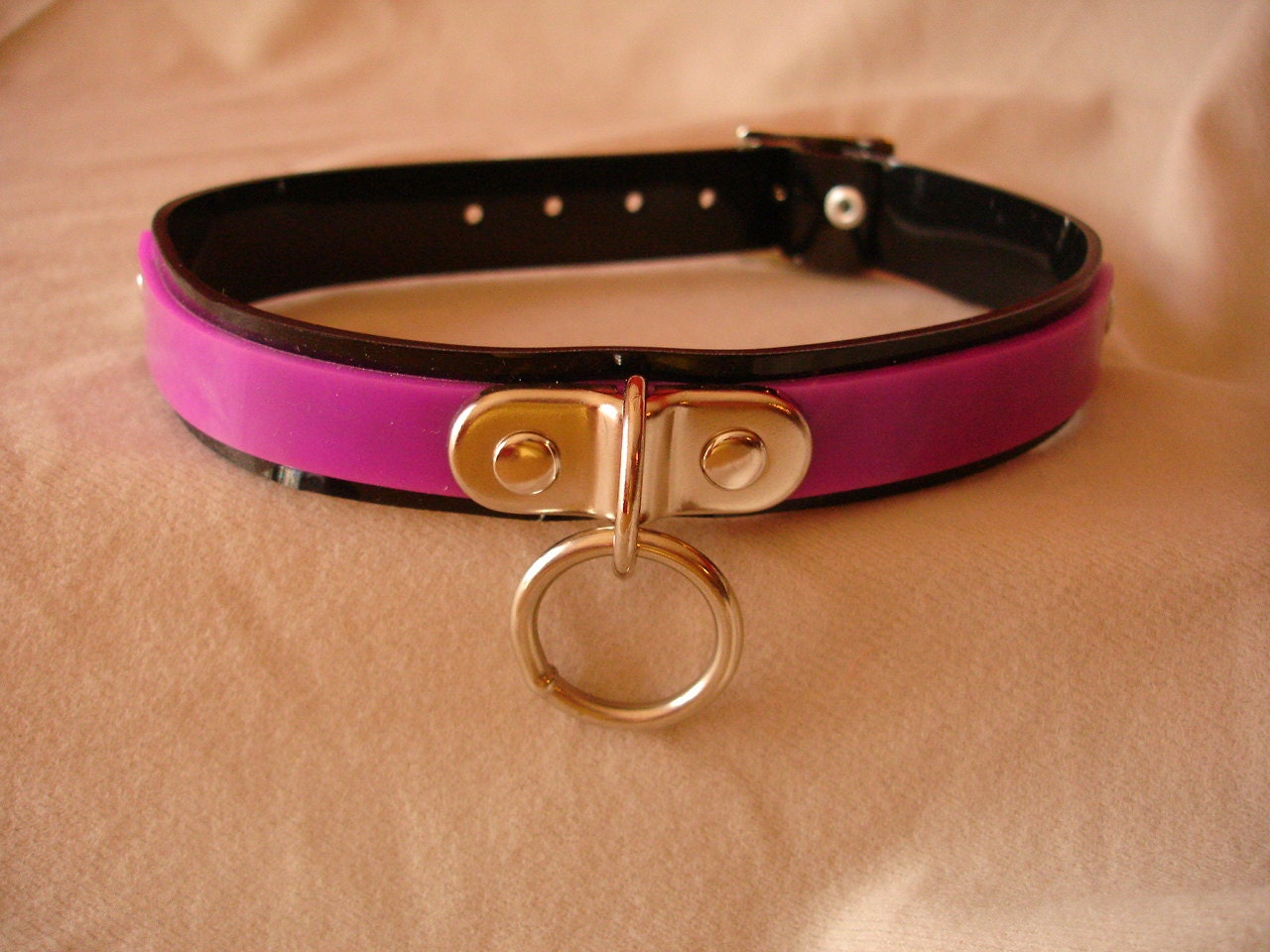Prohibition UV Cyber Goth Fetish Ring Collar in Purple uv-pvc with metal plate & 'O' Ring