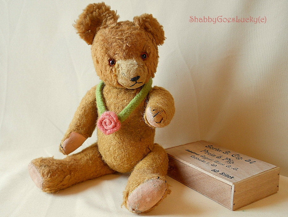 Old German vintage teddy bear, hard stuffed, handmade of brown coloured mohair, fully jointed, well-loved charming chap