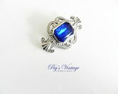 Victorian Style Vintage 1950s Rectangular Sapphire Royal Blue Rhinestone Antique Silver Tone Brooch/Pin