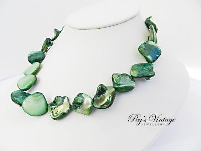 Vintage Emerald Green Chunky Mother Of Pearl Shell Choker Necklace MOP Jewelry