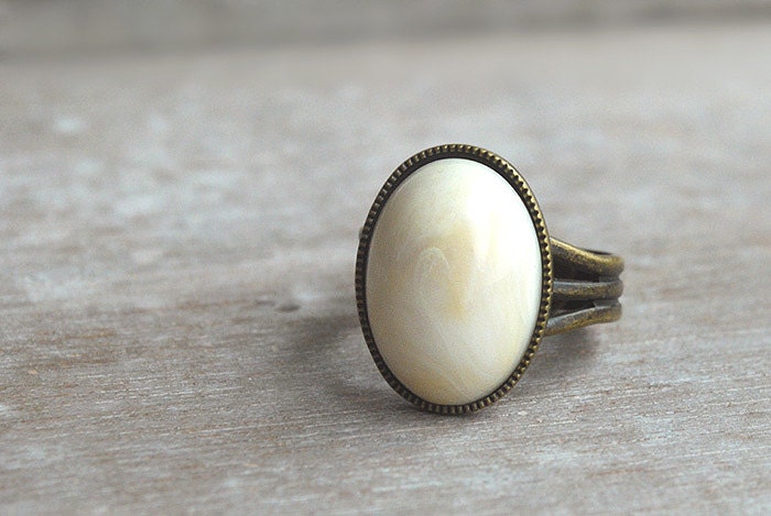 Winter white "" Adjustable Ring