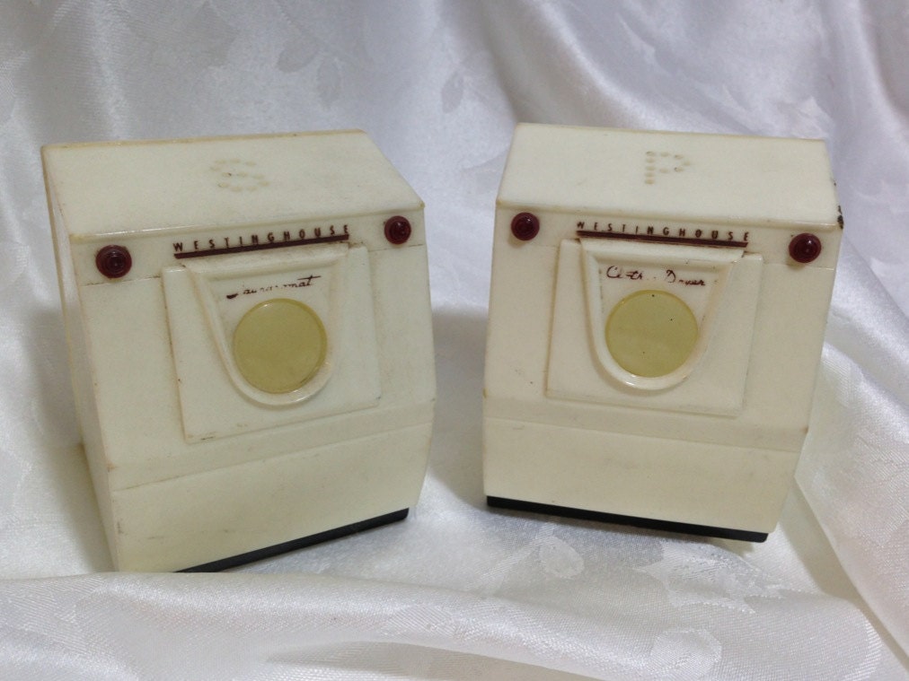 SALE Washer & Dryer Salt and Pepper Shaker Set