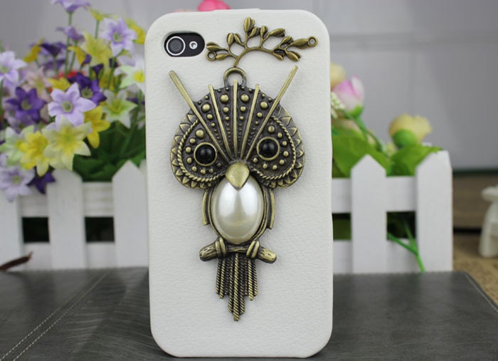 Apple Iphone 4,Iphone 4gs, Iphone 4s White Holster Hard Case Cover With  lovely Set auger Owl The best gift