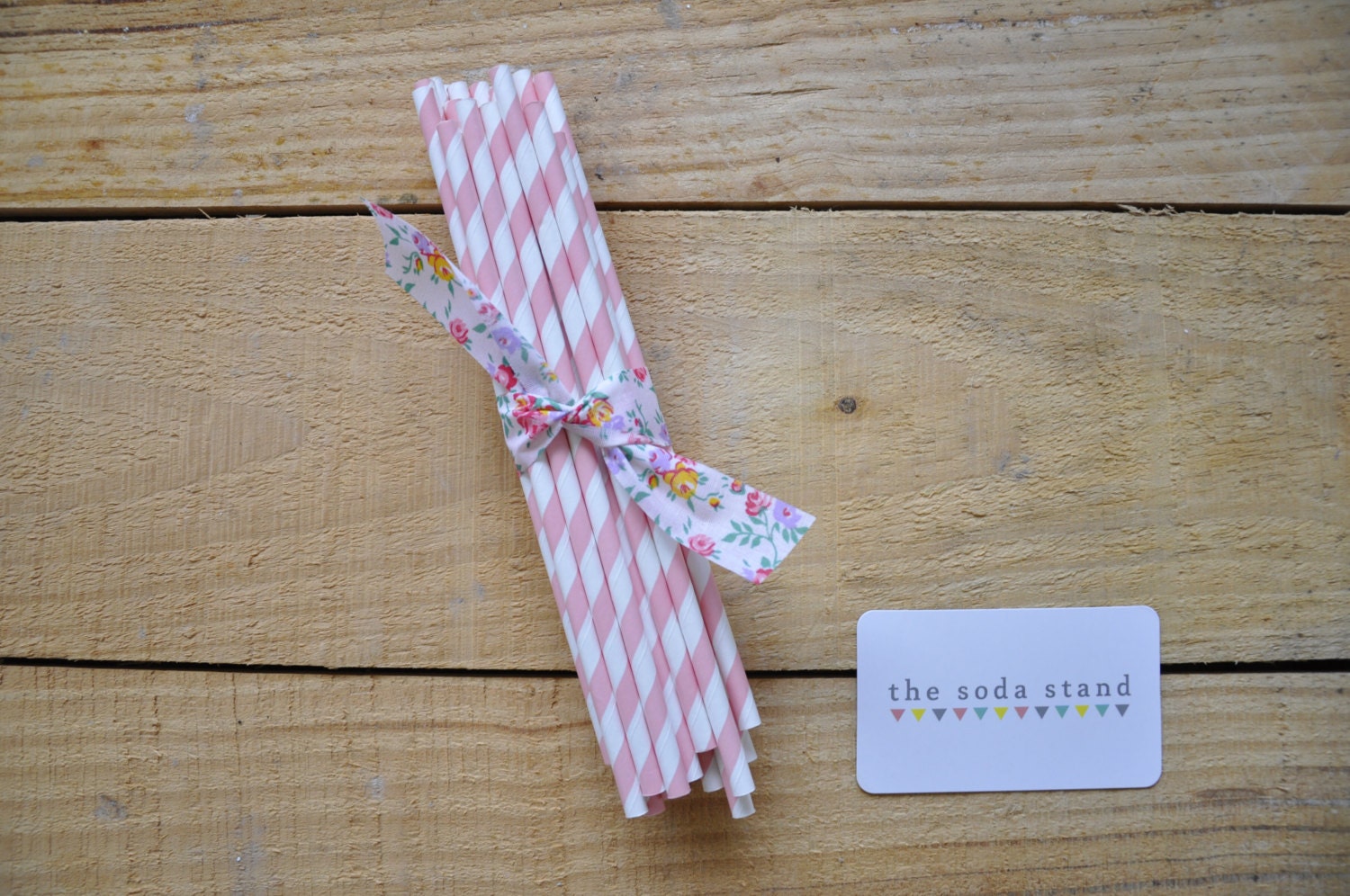 25 Pink and White striped paper straws