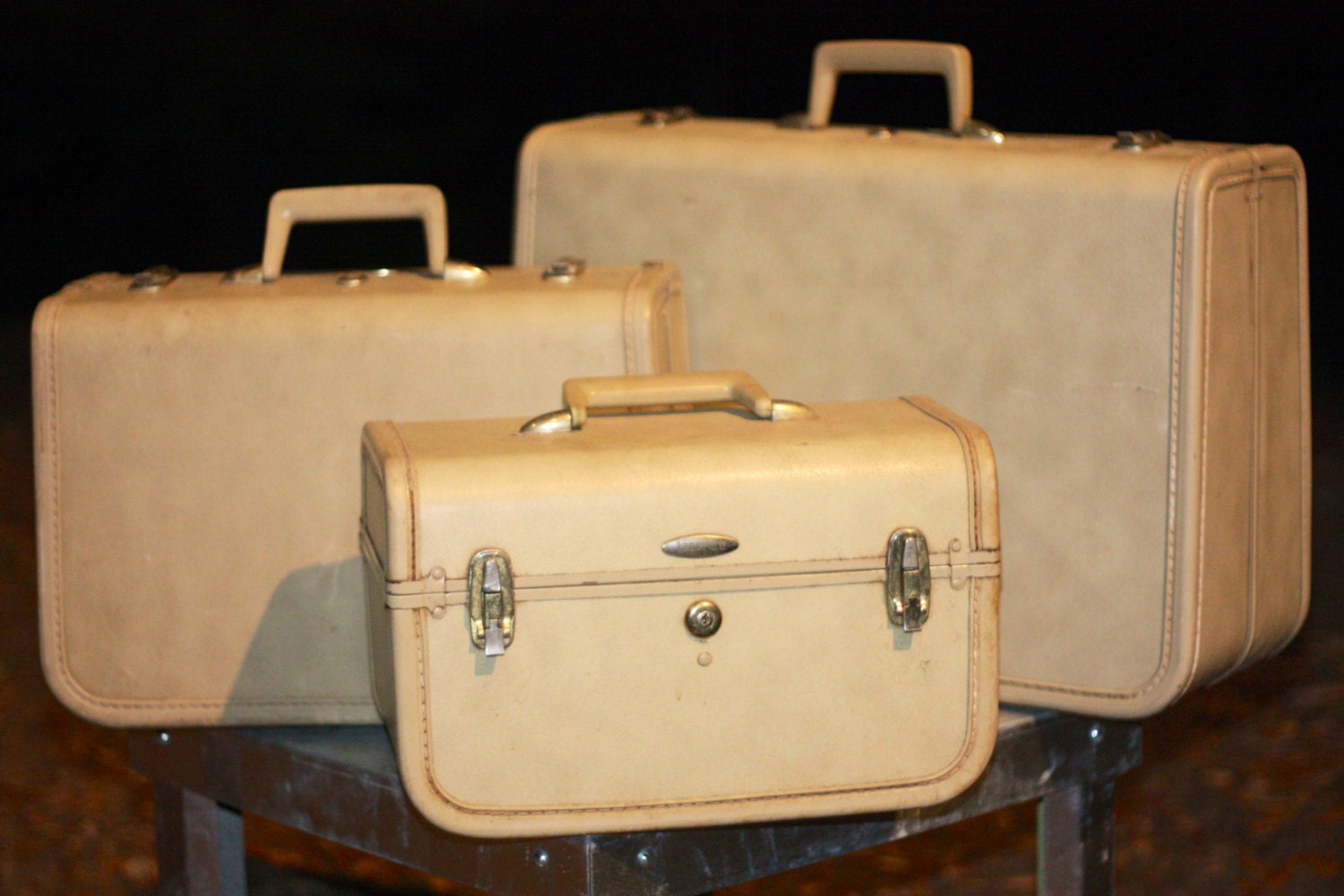3 Piece Set of Vintage Taperlite Luggage in Great Condition