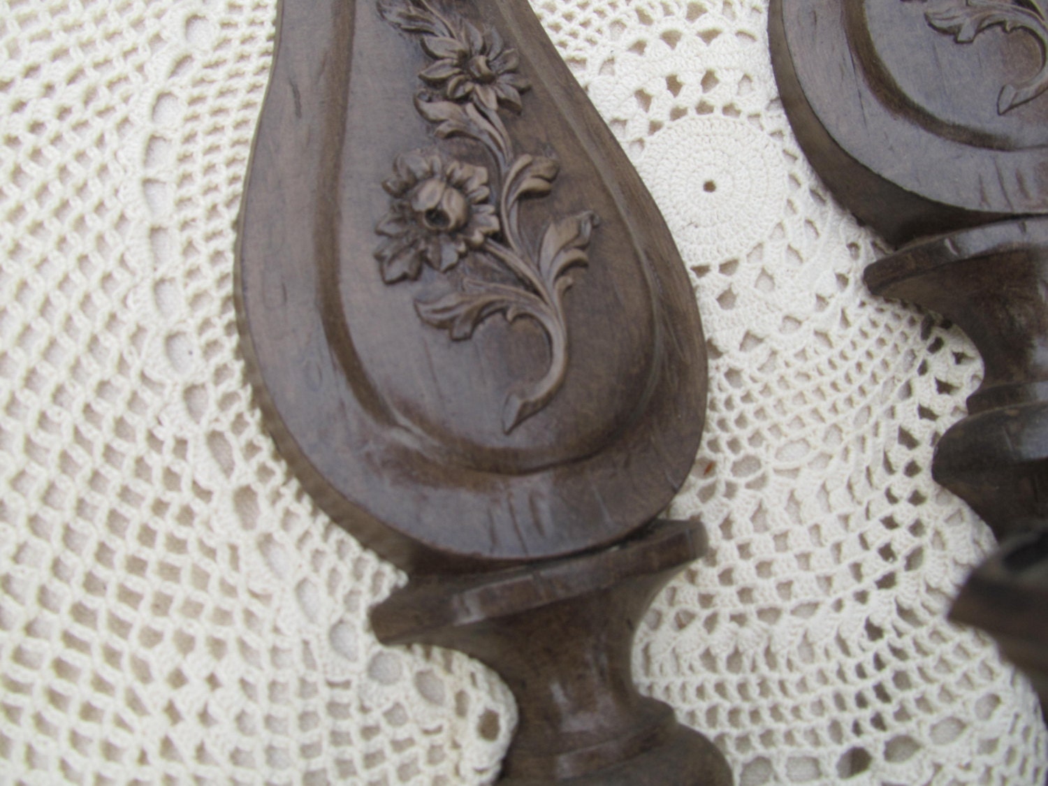 Vintage Retro Syroco Dart Burwood Candlesticks sconce Brown Hollywood Regency wall hanging Plaques