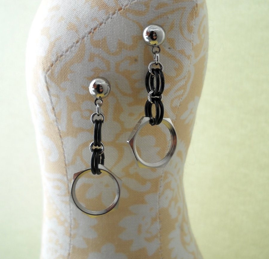Silver Nut Dangle Earrings with Black - Lush Beads Industrial