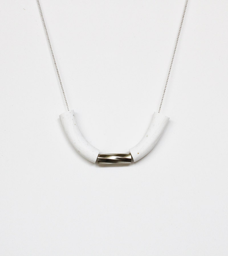 white swirl tube necklace