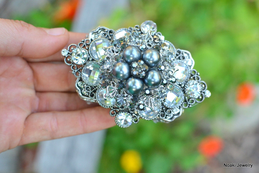 Wedding ring box -- ready to ship jewelry box
