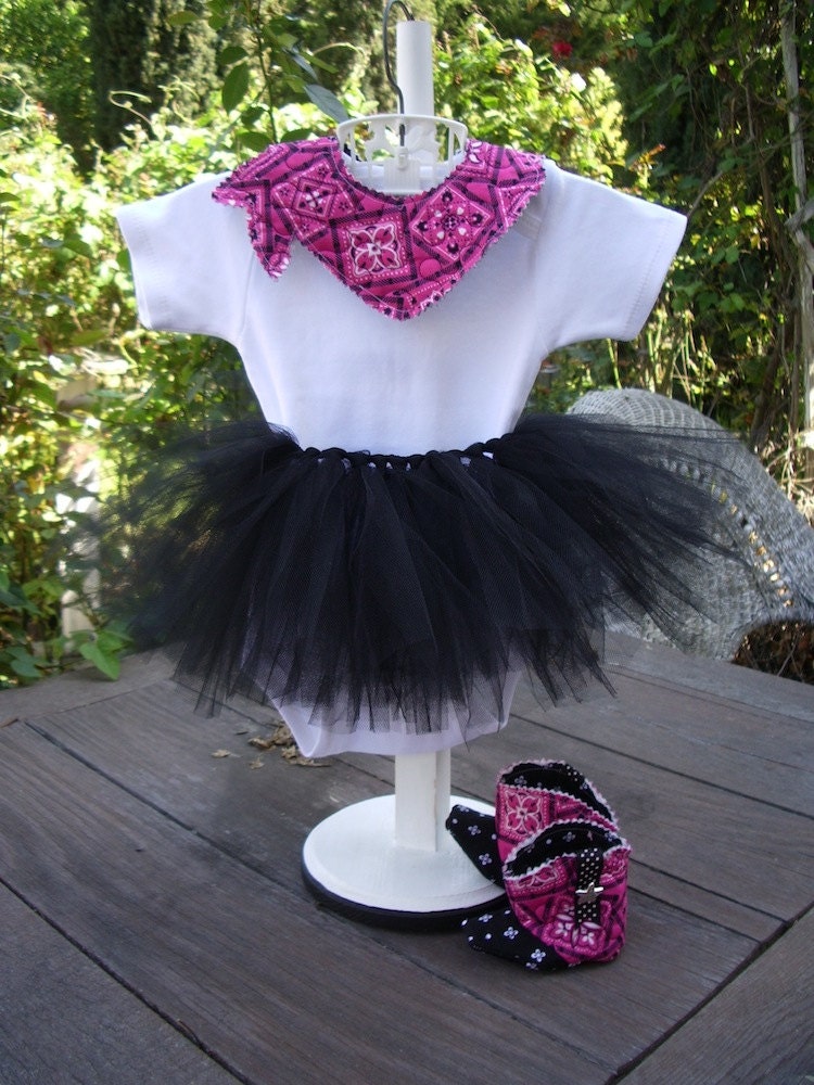 Baby Gift Set, Snap Tee, Tutu, Bandanna, Quilted Baby Cowboy Boots ( Pink/ Black) Size 3-6mo. or 6-12 mo.