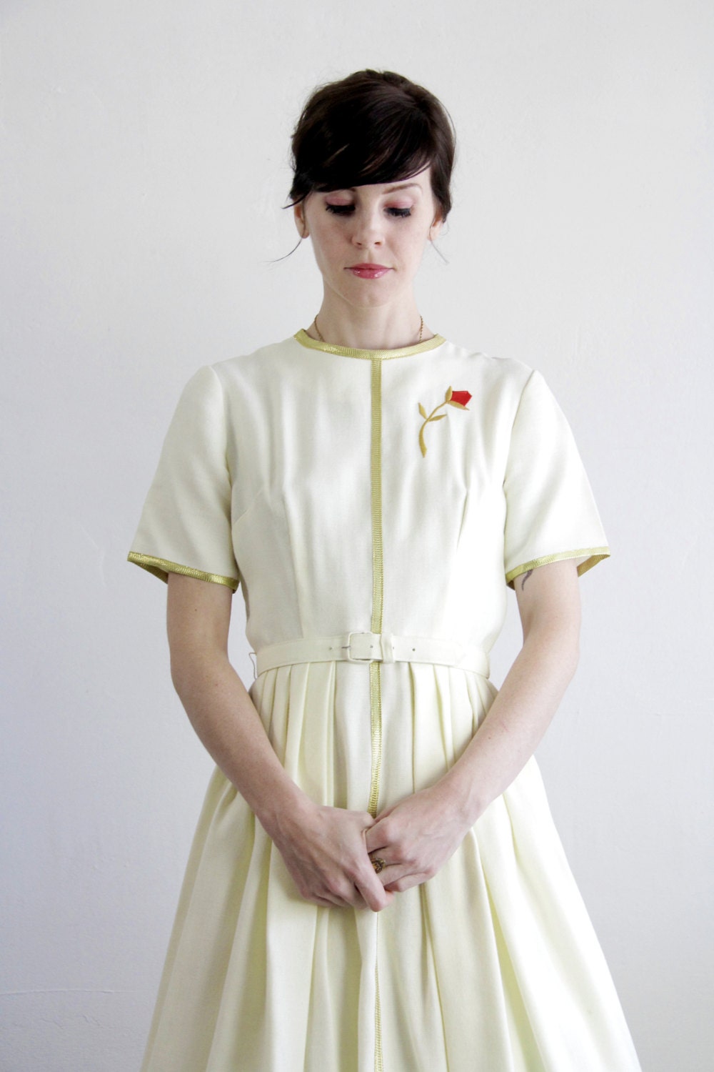 Vintage 60s Dress . Pale Ivory . Red Rose