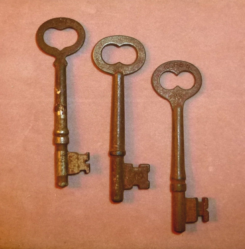 Vintage rusty skeleton key...your choice