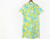 Vintage 1960s Dress / 60s Floral Dress / Plus Size Dress / XL XXL