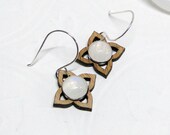 Quadrillium Earrings in bamboo with moonstone