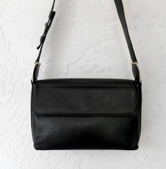 Vintage Italian Leather Purse, SALVATORE FERRAGAMO Classic Black Leather Purse, Made In Italy Italian Designer Leather Shoulder Bag