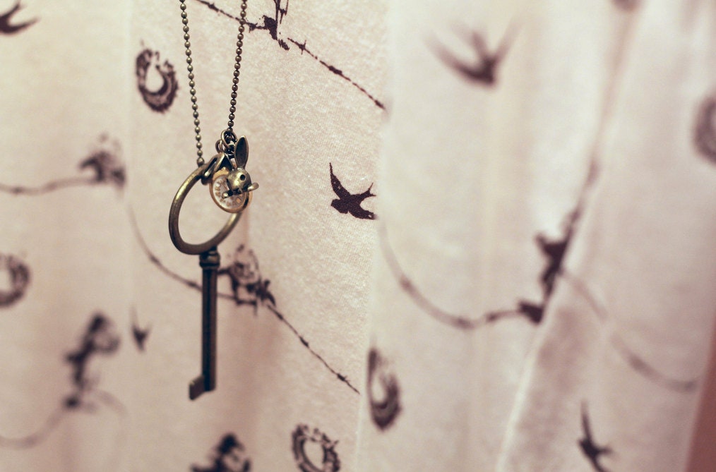 alice in wonderland rabbit clock key necklace
