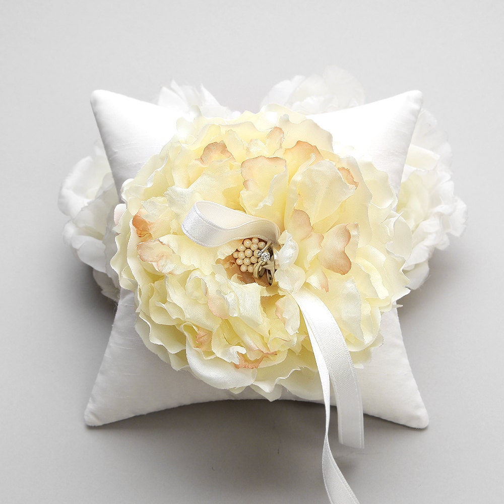 Wedding ring pillow, Bridal ring pillow, Flower ring pillow, Ring bearer pillow - Peony