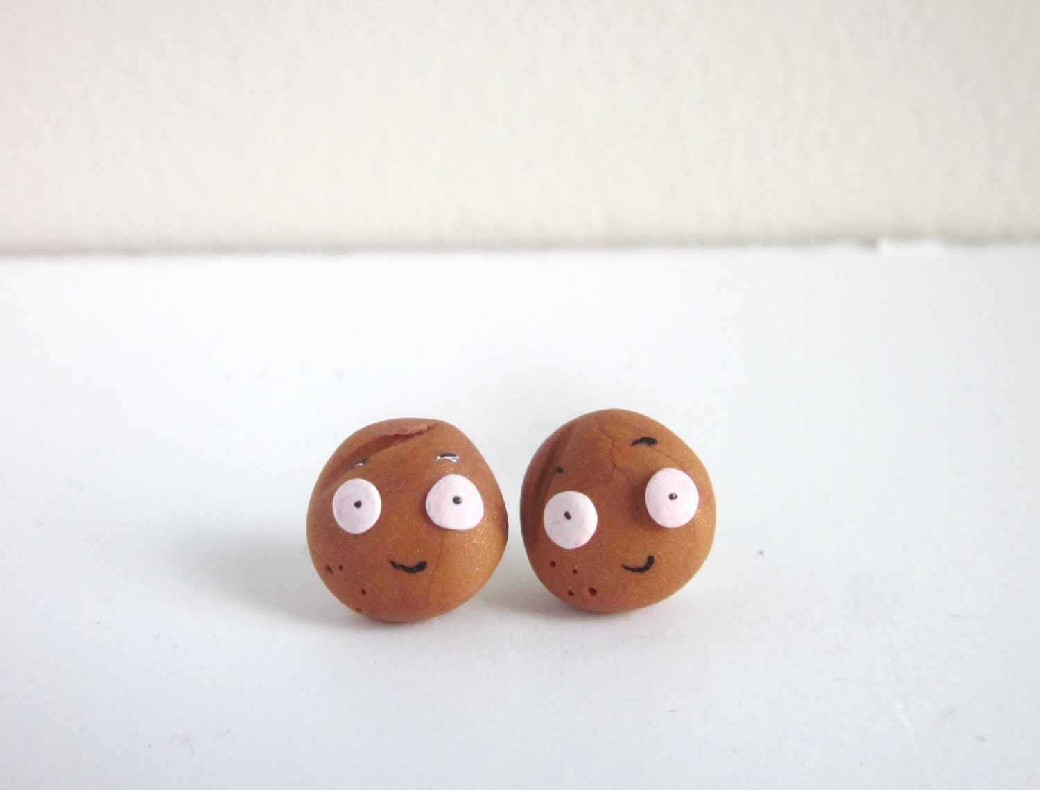 Wall-Nut  Stud Earrings