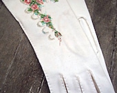 Vintage white cotton gloves with roses, made in Japan, garden wedding gloves