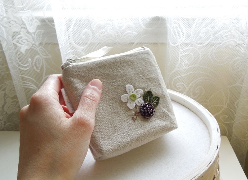 Wild Blackberry on Natural Linen Coin Purse Zipper Pouch