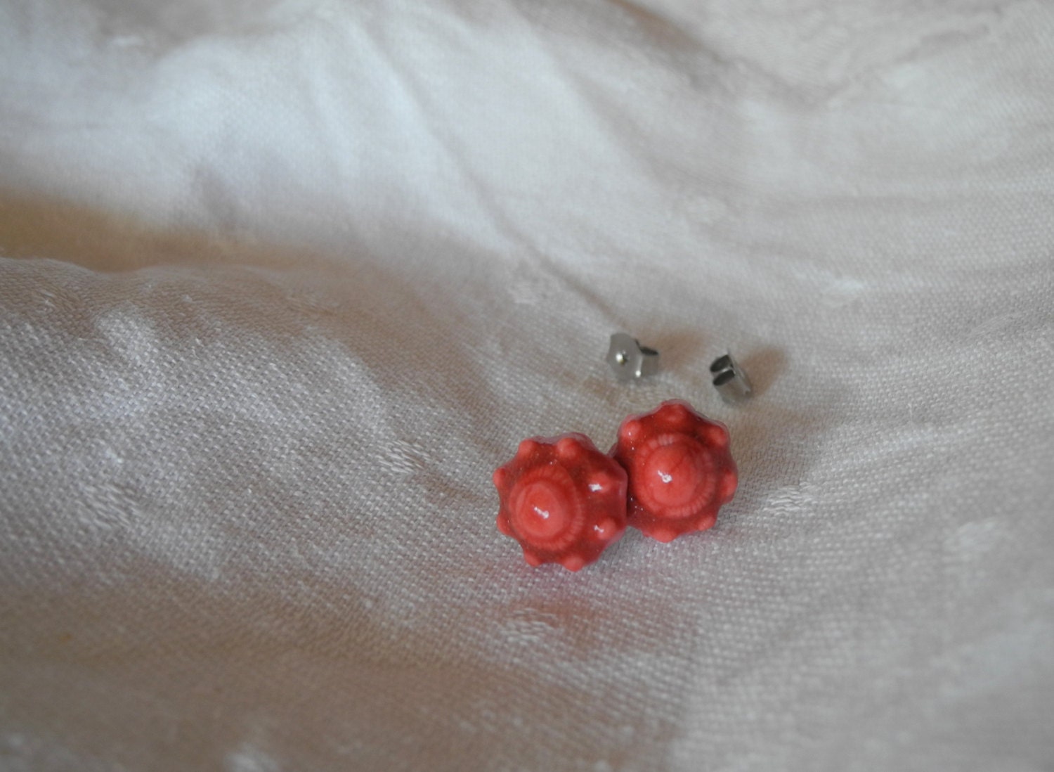 Porcelain ear posts in coral red - zeeuws knopje- Dutch folklore