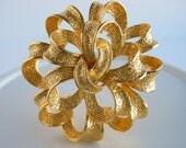Vintage Ribbon Domed Goldtone Brooch Pin