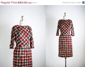 25% OFF SALE 60s dress / 1960s abstract sheath dress / Circle in the Sand dress